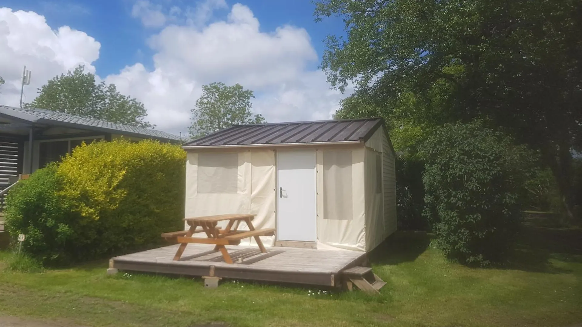 Camping A L'Abri De L'Ocean Baye  Baye (Finistere)